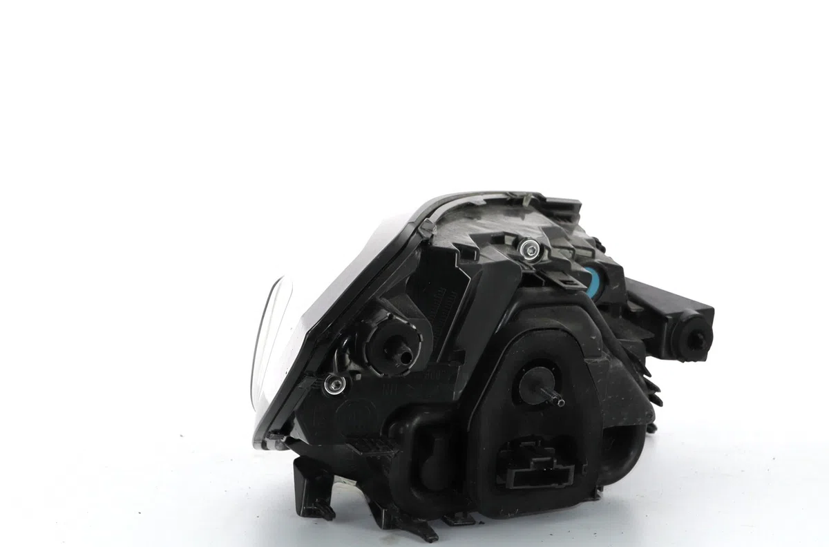 Feu arrière droit Peugeot 208 II (UB_, UP_, UW_, UJ_) 1.2 puretech 100 (2019) 5 portes occasion