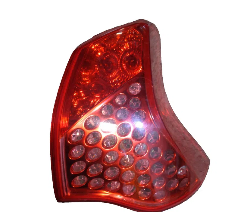FEU ARRIERE DROIT PEUGEOT 3008 9683460780