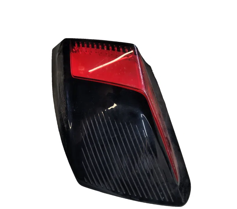 FEU ARRIERE DROIT PEUGEOT 3008 II 9810477080
