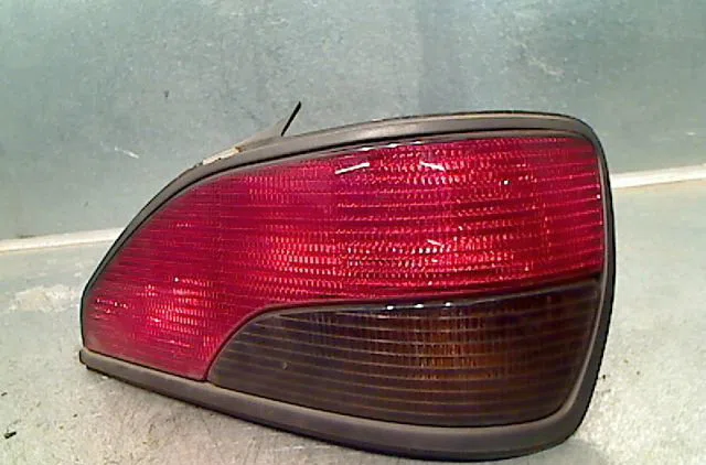 Feu arrière droit PEUGEOT 306 1994 occasion