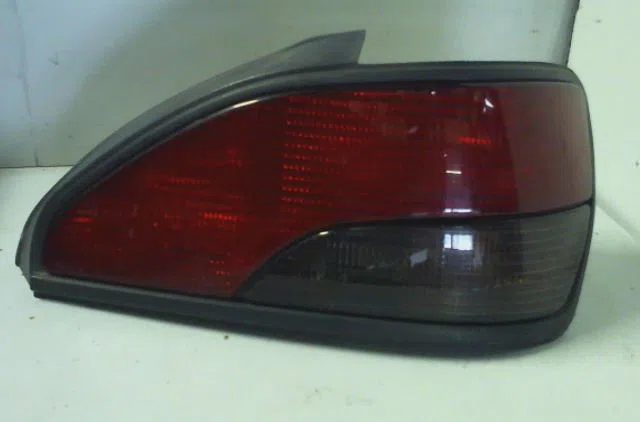 Feu arrière droit PEUGEOT 306 1996 occasion