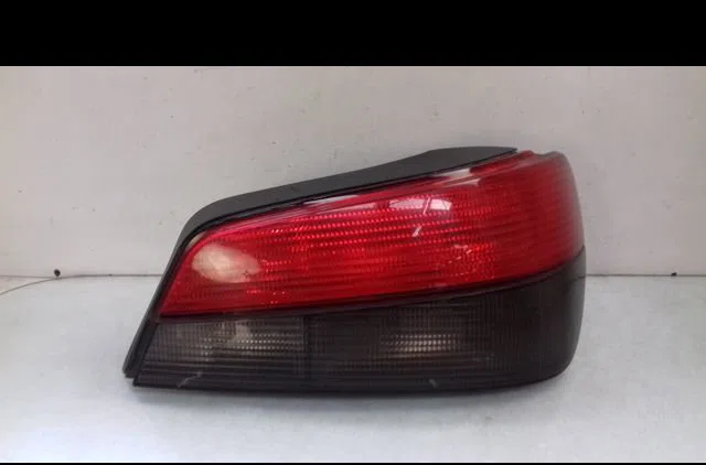 Feu arrière droit Peugeot 306 3-5 portes (7A, 7C, N3, N5) 1.4 (1993-2001) 5 portes occasion