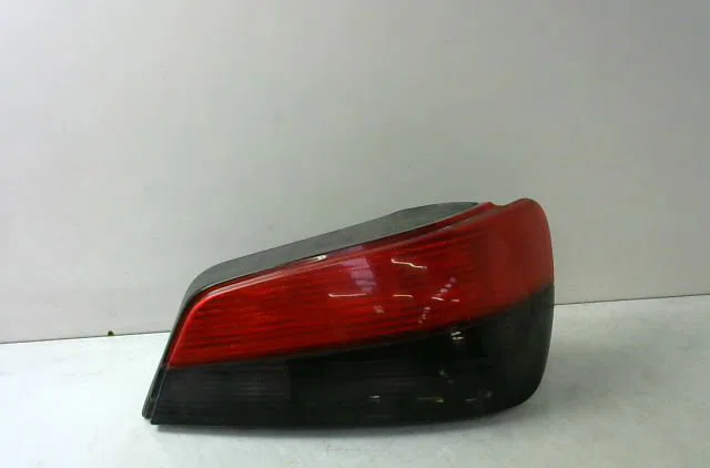Feu arrière droit Peugeot 306 3-5 portes (7A, 7C, N3, N5) 1.8 d (1993-2001) occasion