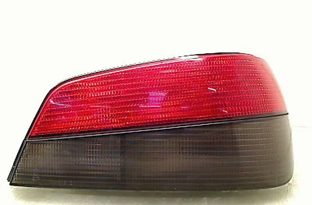 Feu arrière droit Peugeot 306 3-5 portes (7A, 7C, N3, N5) 1.9 d (1994-2001) occasion