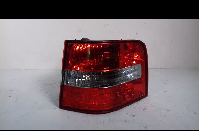 Feu arrière droit Peugeot 306 3-5 portes (7A, 7C, N3, N5) 1.9 dt (1993-2001) occasion