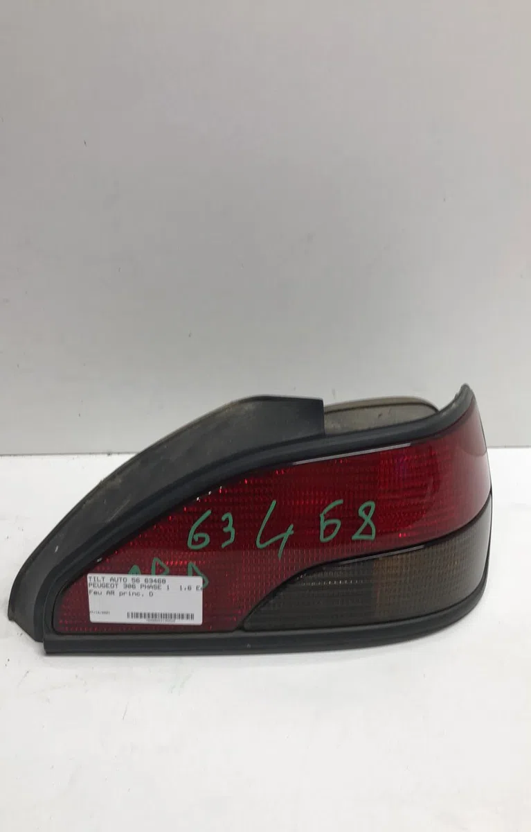 Feu arrière droit Peugeot 306 (7B, N3, N5) 1.6 sr (1994-2000) occasion