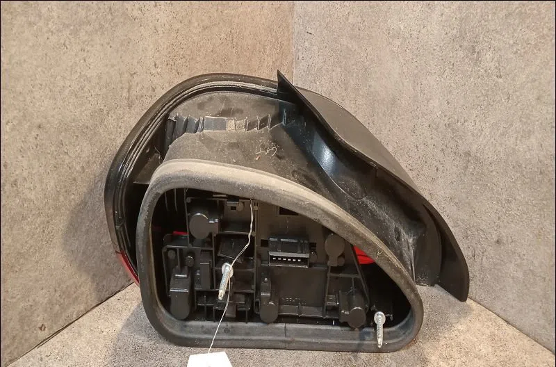 Feu arrière droit Peugeot 306 (7B, N3, N5) 1.6 sr (1994-2000) occasion