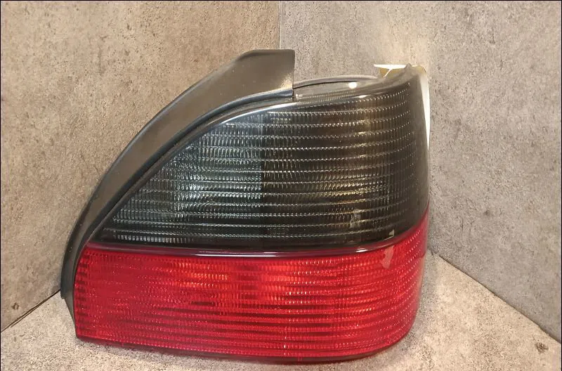 Feu arrière droit Peugeot 306 (7B, N3, N5) 1.6 sr (1994-2000) occasion