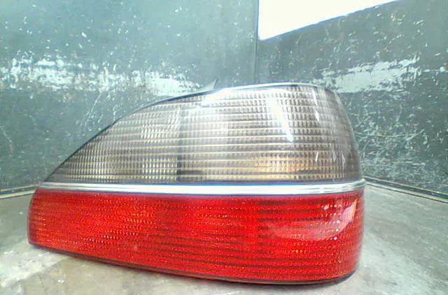 Feu arrière droit Peugeot 306 (7B, N3, N5) 1.9 d (1998-2001) occasion