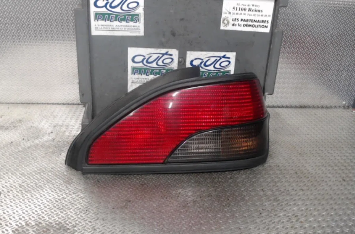 Feu arrière droit Peugeot 306 (7B, N3, N5) 1.9 sld (1994-2001) occasion