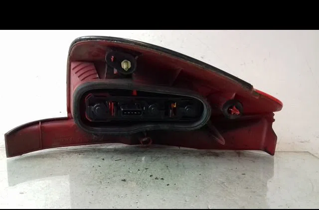 Feu arrière droit Peugeot 306 Break (7E, N3, N5) 1.9 d (1998-2002) occasion