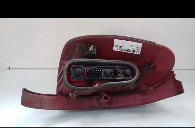 Feu arrière droit Peugeot 306 Break (7E, N3, N5) 2.0 hdi 90 (1999-2002) occasion