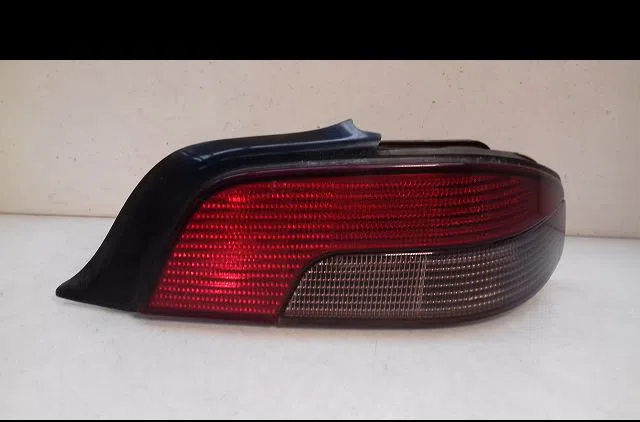 Feu arrière droit Peugeot 306 Décapotable (7D, N3, N5) 1.8 (1994-2002) occasion