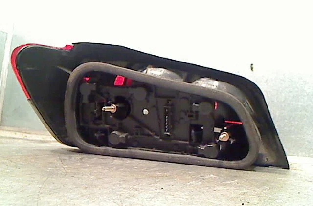 Feu arrière droit PEUGEOT 306 occasion