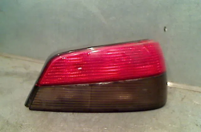 Feu arrière droit PEUGEOT 306 occasion