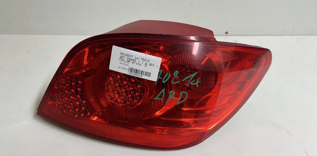 Feu arrière droit Peugeot 307 (3A-C) 1.6 hdi (2005-2009) 5 portes occasion