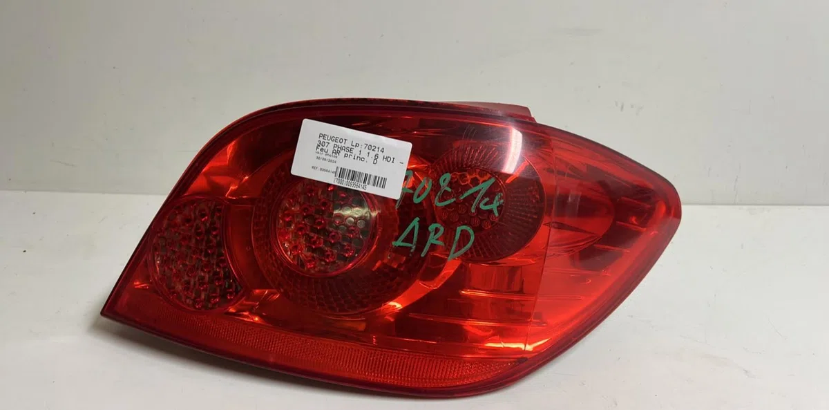 Feu arrière droit Peugeot 307 (3A-C) 1.6 hdi (2005-2009) 5 portes occasion