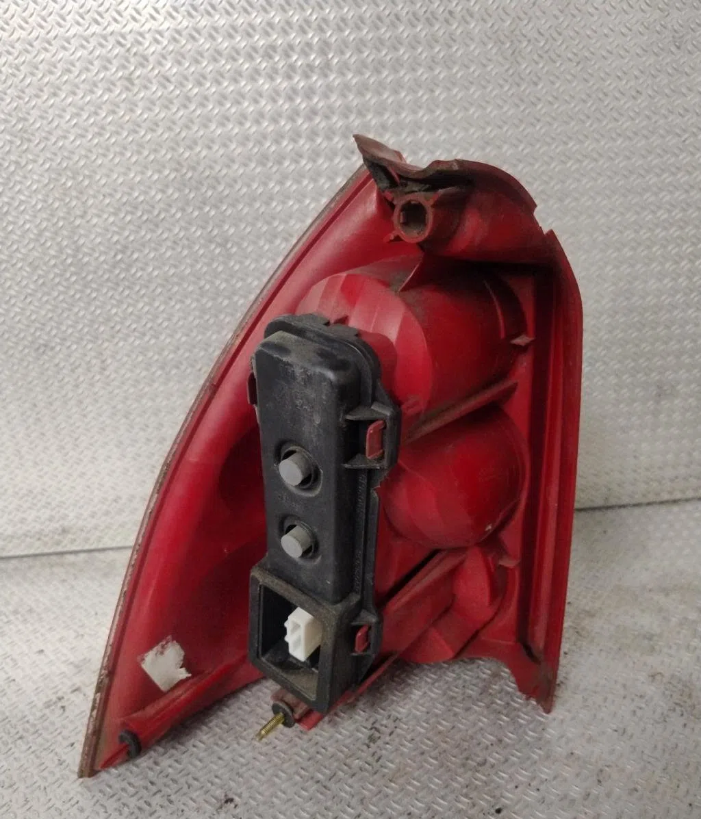 Feu arrière droit Peugeot 307 Break (3E) 1.6 hdi 110 (2004-2008) 5 portes occasion