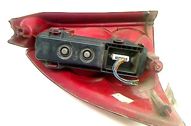 Feu arrière droit Peugeot 307 Break (3E) 2.0 hdi 110 (2002-2009) 5 portes occasion