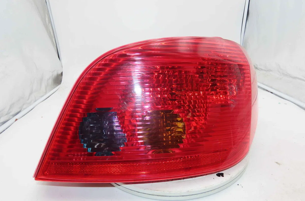 Feu arrière droit PEUGEOT 307 occasion