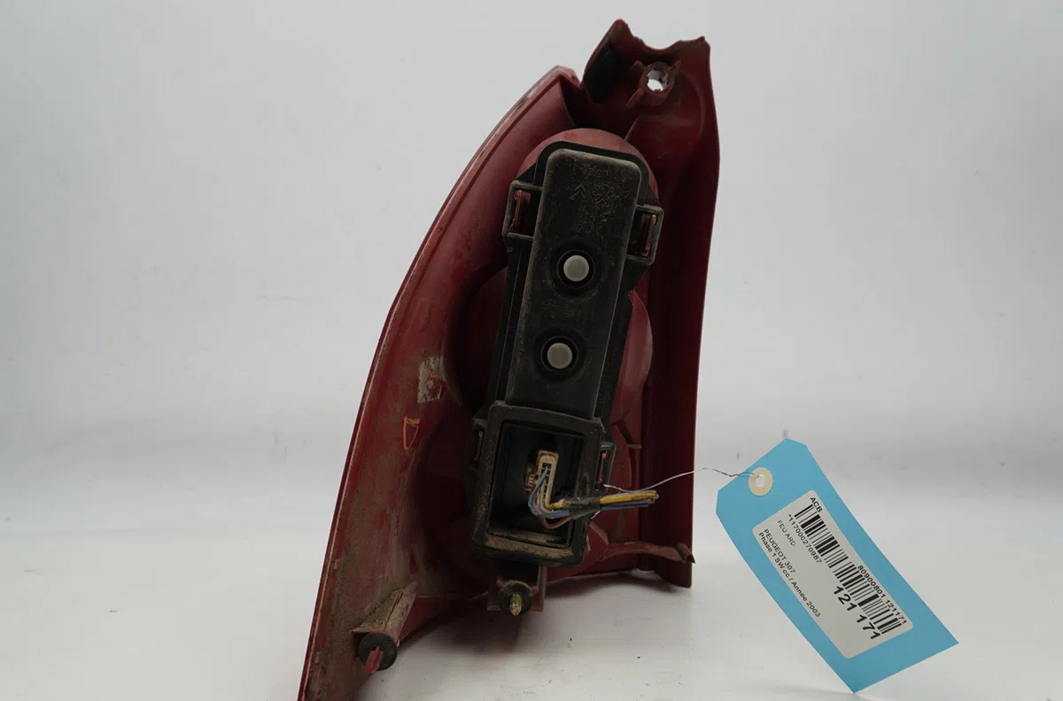 Feu arrière droit Peugeot 307 SW (3H) 2.0 hdi 110 (2002-2009) occasion