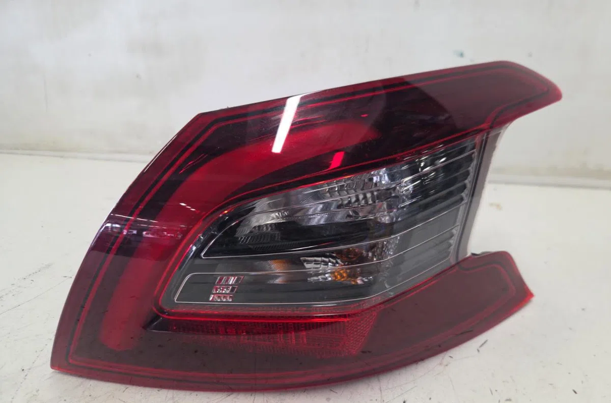 Feu arrière droit PEUGEOT 308 2 PHASE 2 occasion