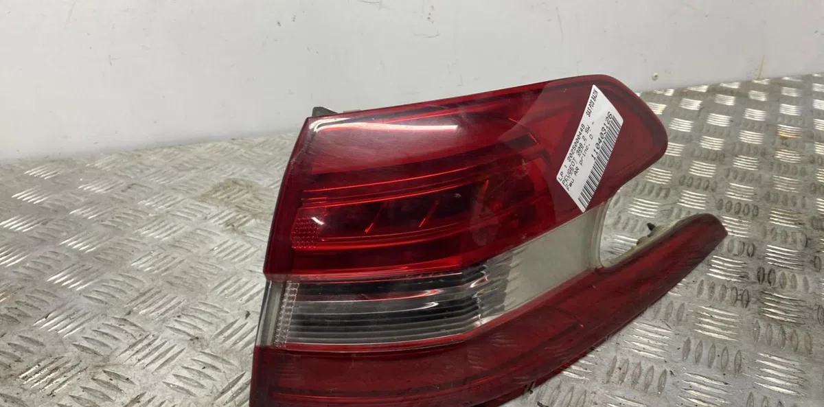 Feu arrière droit PEUGEOT 308 2 SW PHASE 1 BREAK occasion