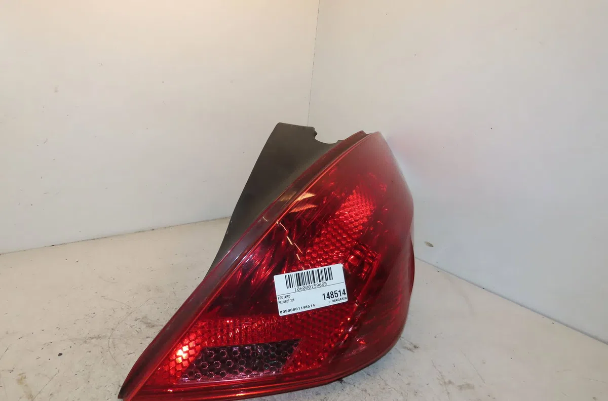 Feu arrière droit Peugeot 308 I (4A_, 4C_) 2.0 hdi (2007-2014) 3 portes occasion