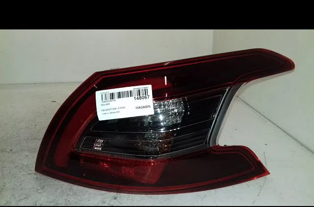Feu arrière droit Peugeot 308 II (LB_, LP_, LW_, LH_, L3_) 1.2 thp 110 (2013-2021) occasion