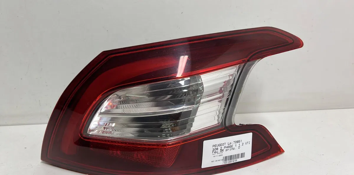 Feu arrière droit Peugeot 308 II (LB_, LP_, LW_, LH_, L3_) 1.2 vti 72 (2013-2021) occasion