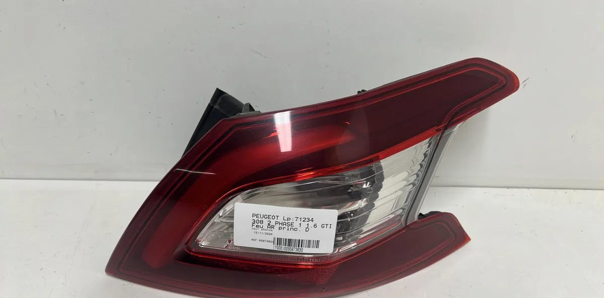 Feu arrière droit Peugeot 308 II (LB_, LP_, LW_, LH_, L3_) 1.6 gti (l35gnh) (2015-2021) occasion
