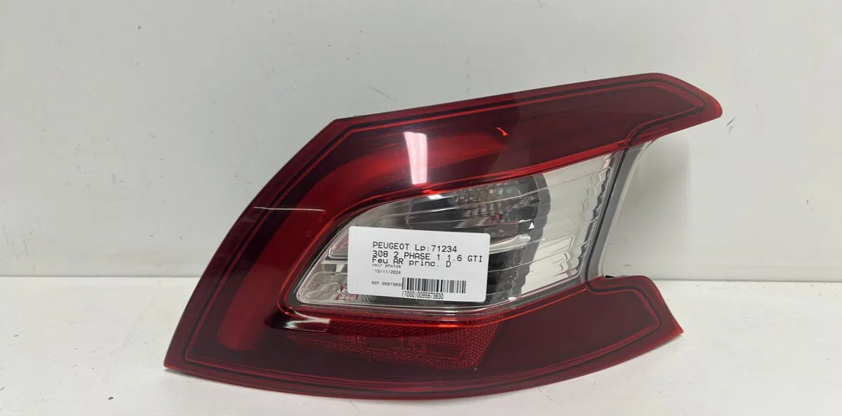 Feu arrière droit Peugeot 308 II (LB_, LP_, LW_, LH_, L3_) 1.6 gti (l35gnh) (2015-2021) occasion