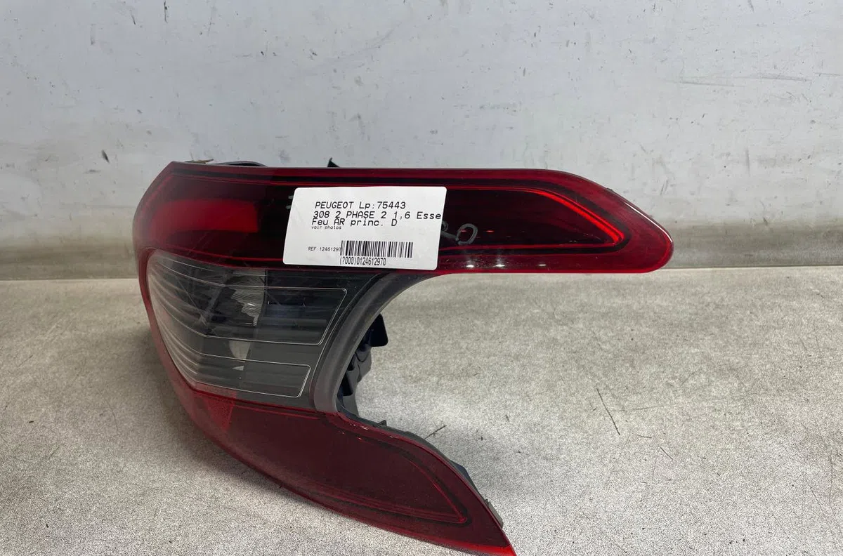 Feu arrière droit Peugeot 308 II (LB_, LP_, LW_, LH_, L3_) 1.6 gti (l35gnh) (2015-2021) occasion