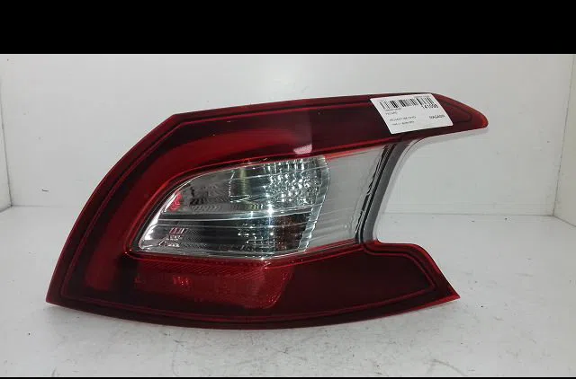 Feu arrière droit Peugeot 308 II (LB_, LP_, LW_, LH_, L3_) 1.6 hdi (2013-2021) occasion