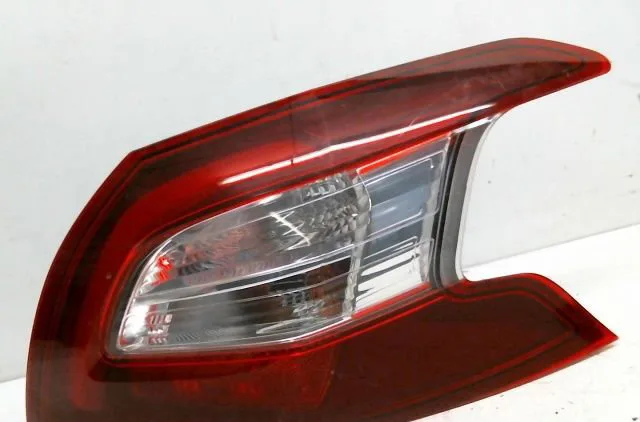 Feu arrière droit Peugeot 308 II (LB_, LP_, LW_, LH_, L3_) 1.6 hdi - bluehdi 115 (2013-2021) 5 portes occasion