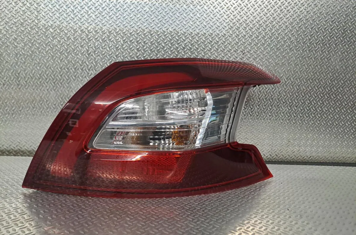 Feu arrière droit Peugeot 308 II (LB_, LP_, LW_, LH_, L3_) 2.0 gt bluehdi 180 (2014-2021) occasion