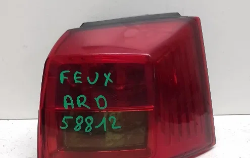 Feu arrière droit Peugeot 4007 (VU_, VV_) 2.2 hdi (2007-2013) occasion