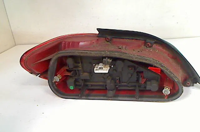 Feu arrière droit PEUGEOT 406 2000 occasion