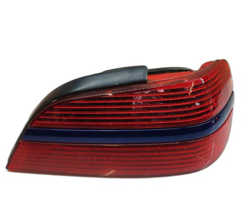 FEU ARRIERE DROIT PEUGEOT 406 6351L5