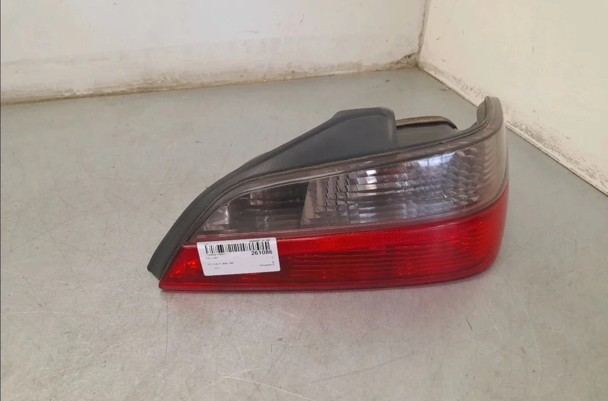 Feu arrière droit Peugeot 406 (8B) 1.6 (1995-2004) occasion