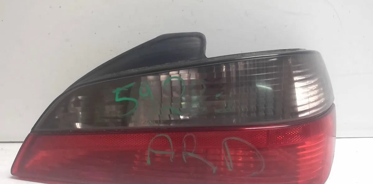 Feu arrière droit Peugeot 406 (8B) 1.8 16v (1995-2000) occasion