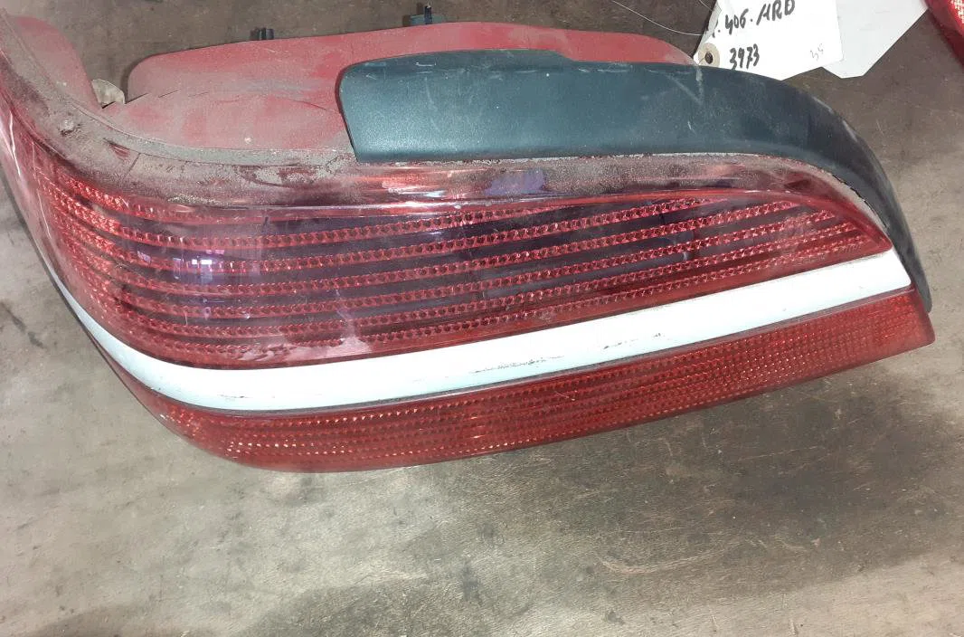 Feu arrière droit Peugeot 406 (8B) 1.8 16v (1995-2000) occasion