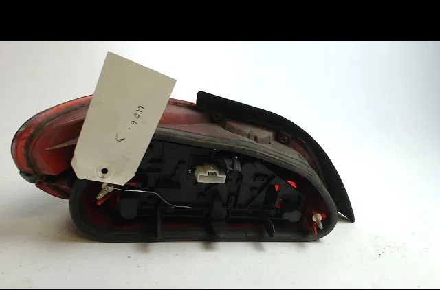 Feu arrière droit Peugeot 406 (8B) 1.9 td (1996-2004) occasion