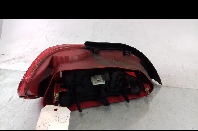 Feu arrière droit Peugeot 406 (8B) 2.0 hdi 110 (1998-2001) 4 portes occasion