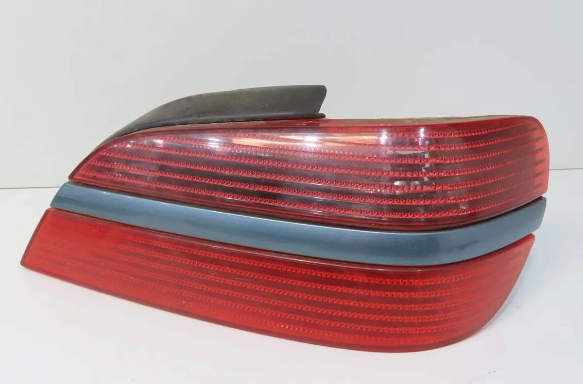 Feu arrière droit Peugeot 406 (8B) 2.0 hdi 110 (1998-2001) 4 portes occasion