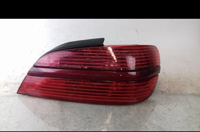 Feu arrière droit Peugeot 406 (8B) 2.0 hdi 90 (1999-2004) occasion