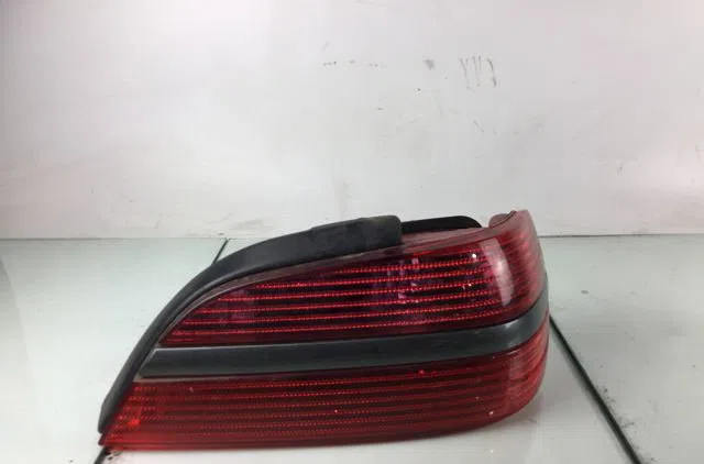 Feu arrière droit Peugeot 406 (8B) 2.0 hdi 90 (1999-2004) occasion