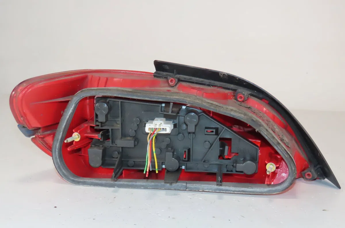 Feu arrière droit Peugeot 406 (8B) 2.2 (2000-2004) occasion