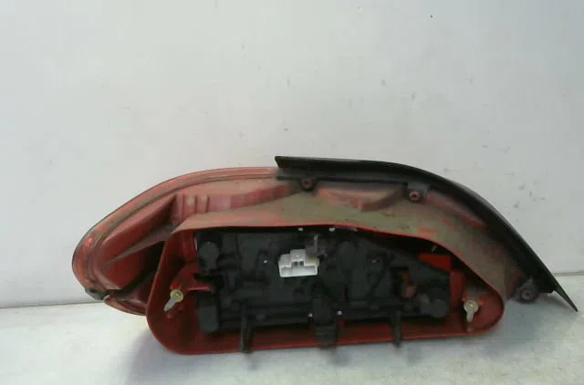 Feu arrière droit Peugeot 406 (8B) 2.2 hdi (2000-2004) occasion