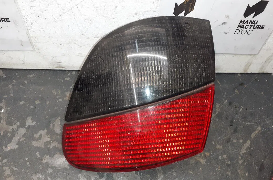 Feu arrière droit Peugeot 406 Break (8E-F) 2.1 td 12v (1996-2004) occasion